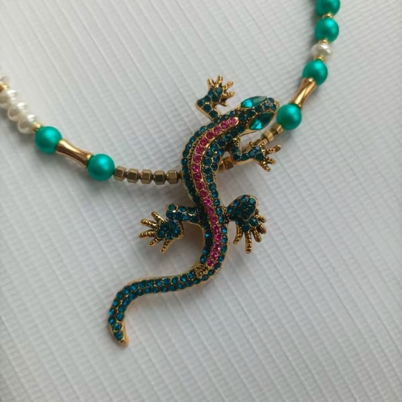 Betsey Johnson Blue Lizard Colorful Reptile Brooch - Picture 3 of 8